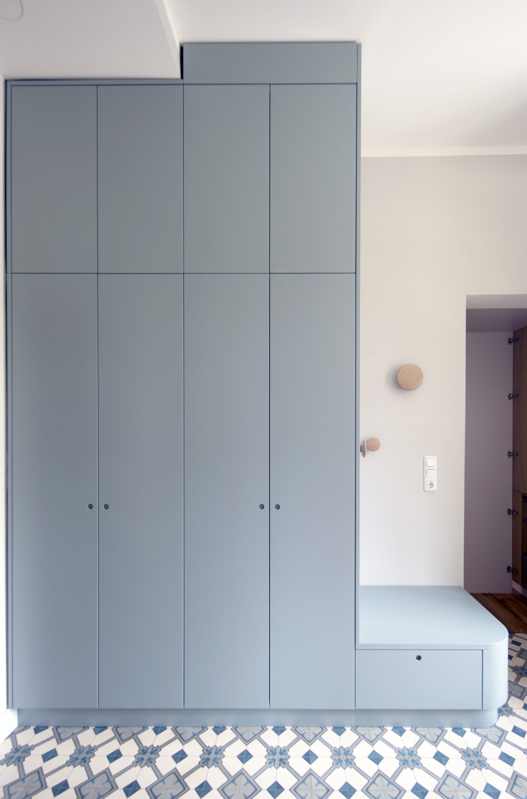sanierung-und-moebelierung-etagenwohnung Daniel Boepple Architekt